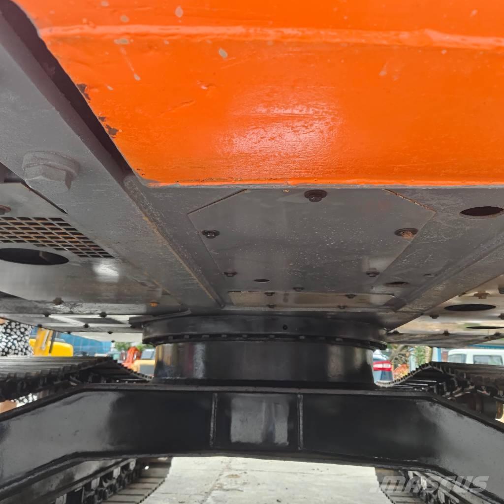 Hitachi ZX 120 Telakaivukoneet