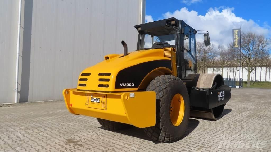 JCB VM200D Yksivalssijyrät
