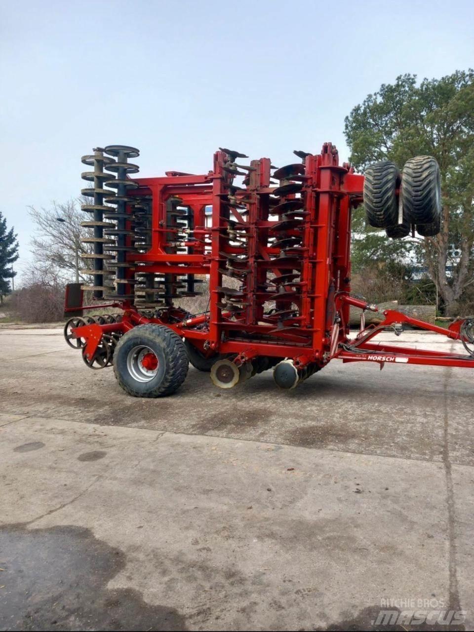 Horsch Joker 12 RT Kiekkomultaimet ja lautasäkeet