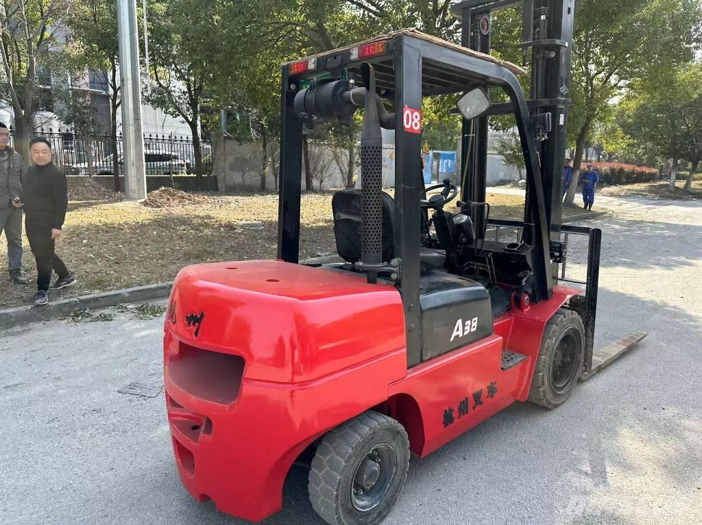 Hangcha A38 Dieseltrukit