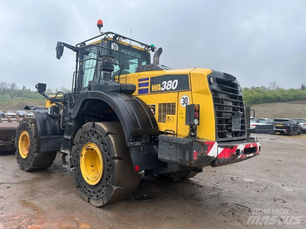 Komatsu WA380-8E0 Pyöräkuormaajat