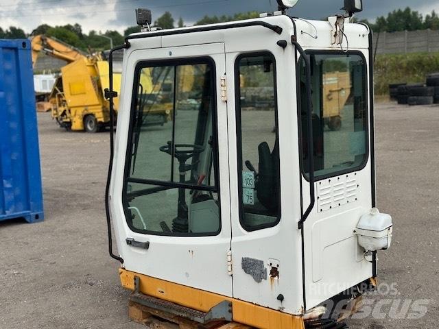 Liebherr A 924 B CAB Ohjaamo ja sisusta