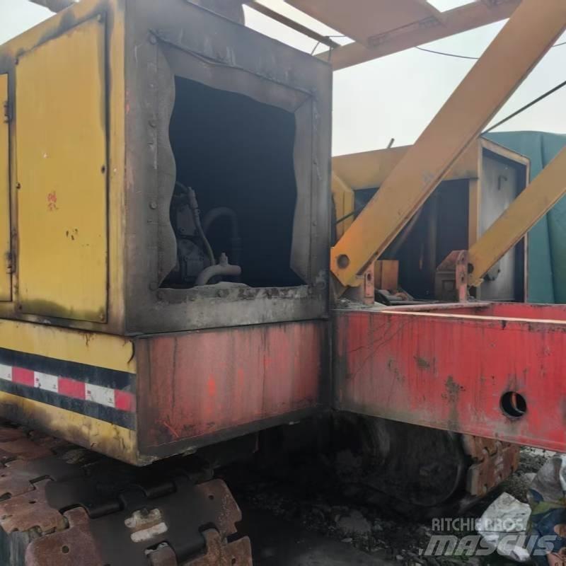 Hitachi KH180 Tela-alustaiset nosturit