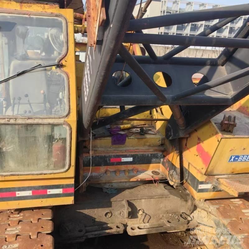 Hitachi KH180 Tela-alustaiset nosturit