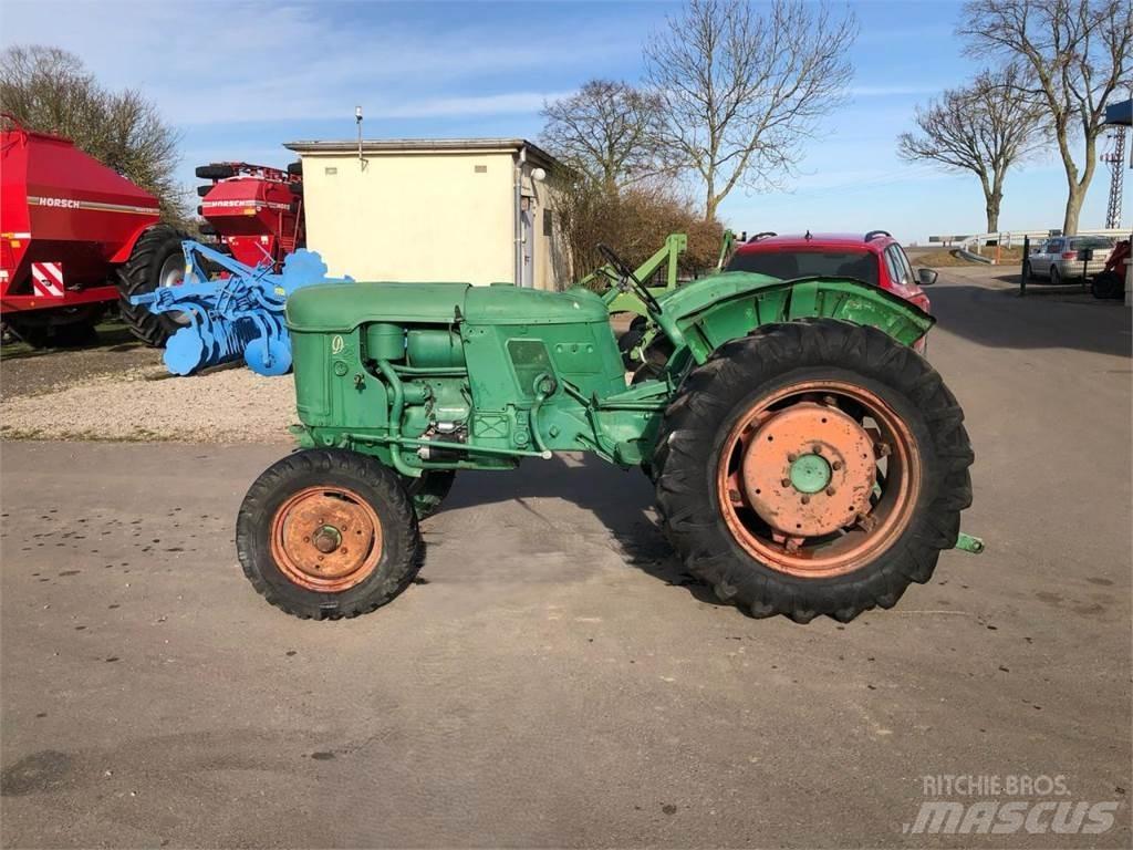 Deutz-Fahr D25 S Traktorit