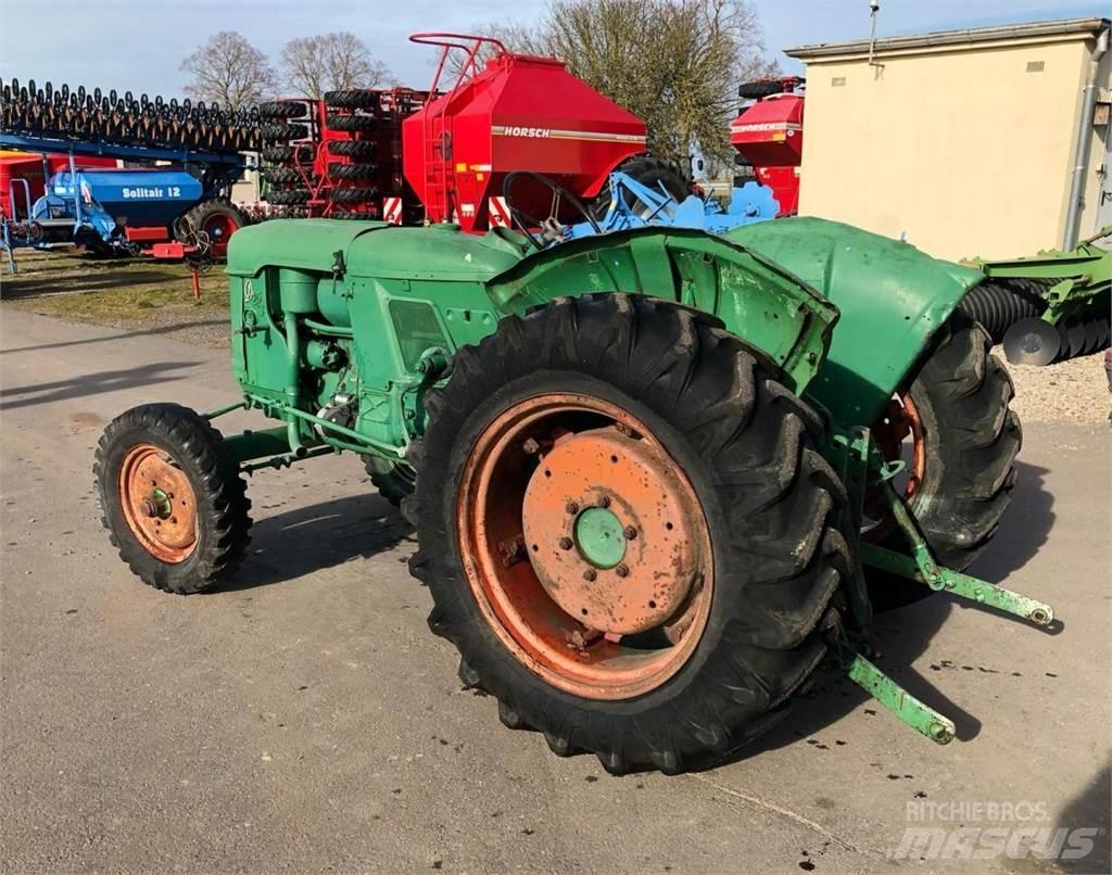 Deutz-Fahr D25 S Traktorit