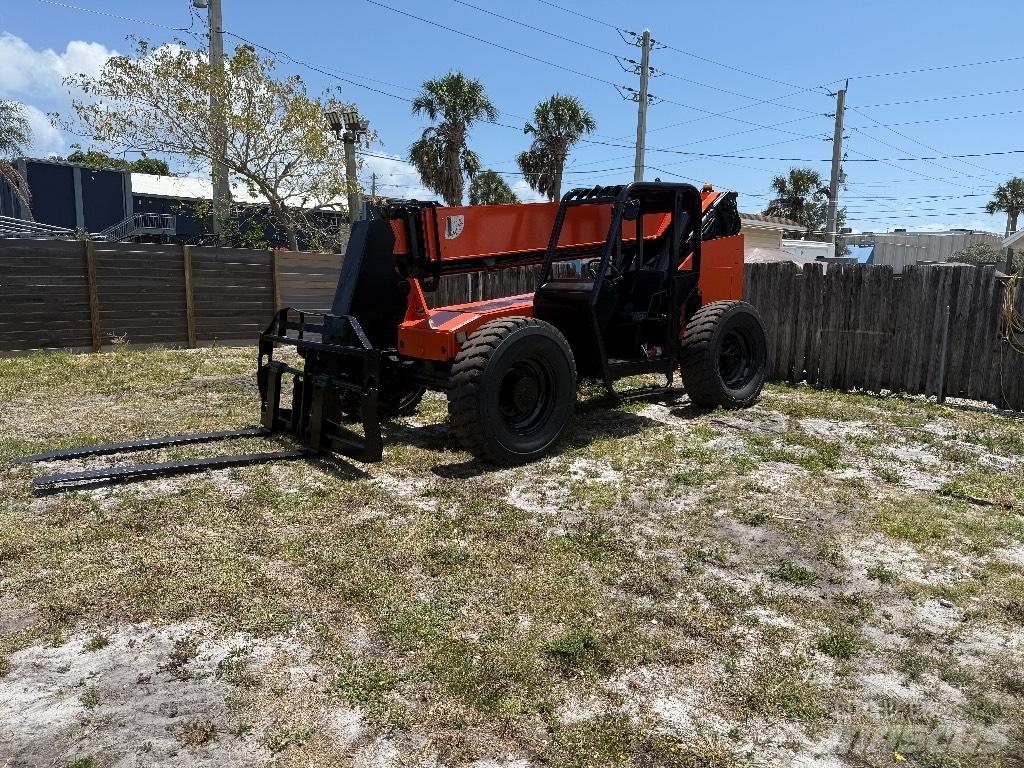 SkyTrak 8042 Kurottajat