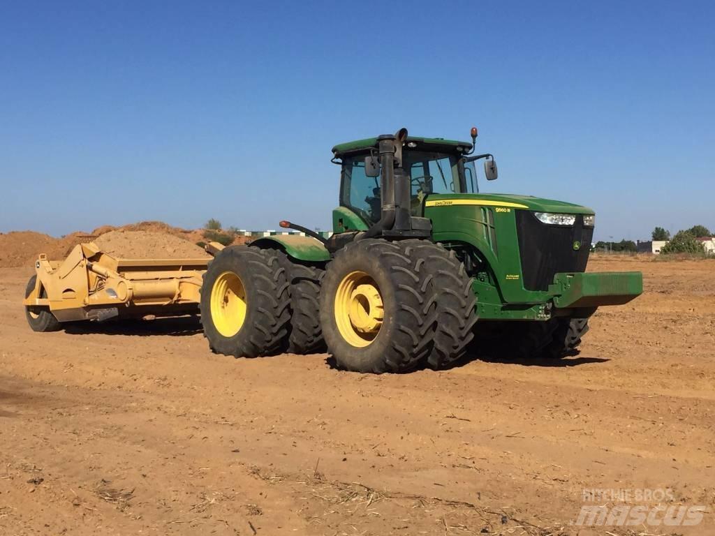 John Deere 9560 R Traktorit