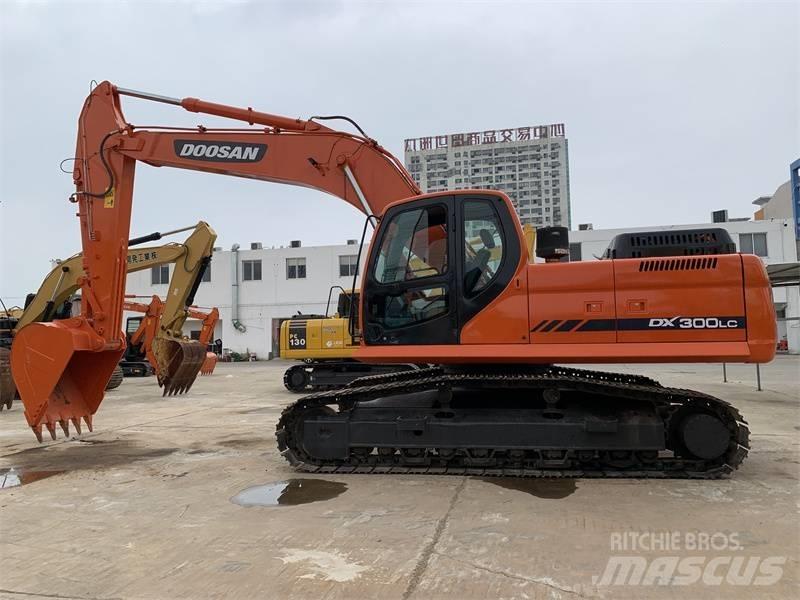 Doosan DX300 Telakaivukoneet