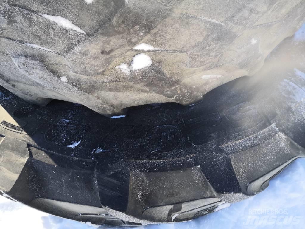 Pirelli 420/85R28 Renkaat ja vanteet