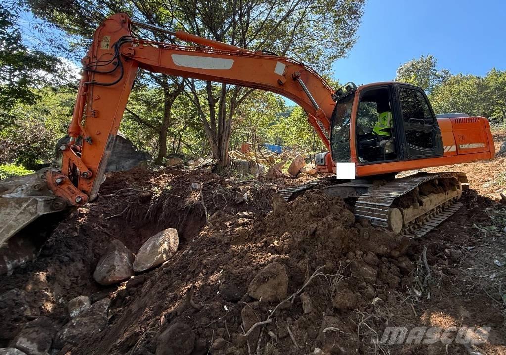 Doosan DX 220 LCA Telakaivukoneet