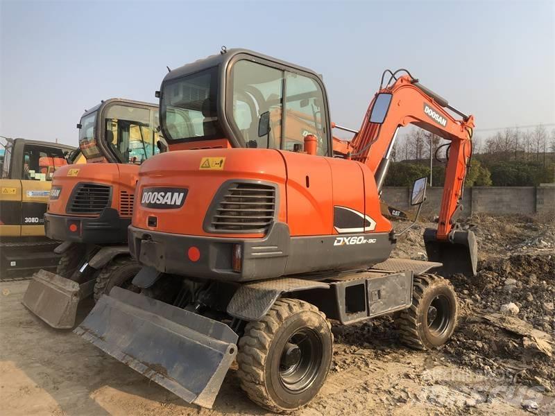 Doosan DX60 Telakaivukoneet