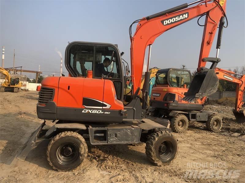 Doosan DX60 Telakaivukoneet