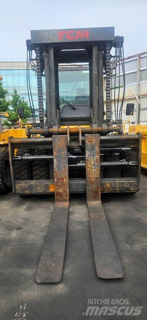 TCM FD250-3 Muut haarukkatrukit