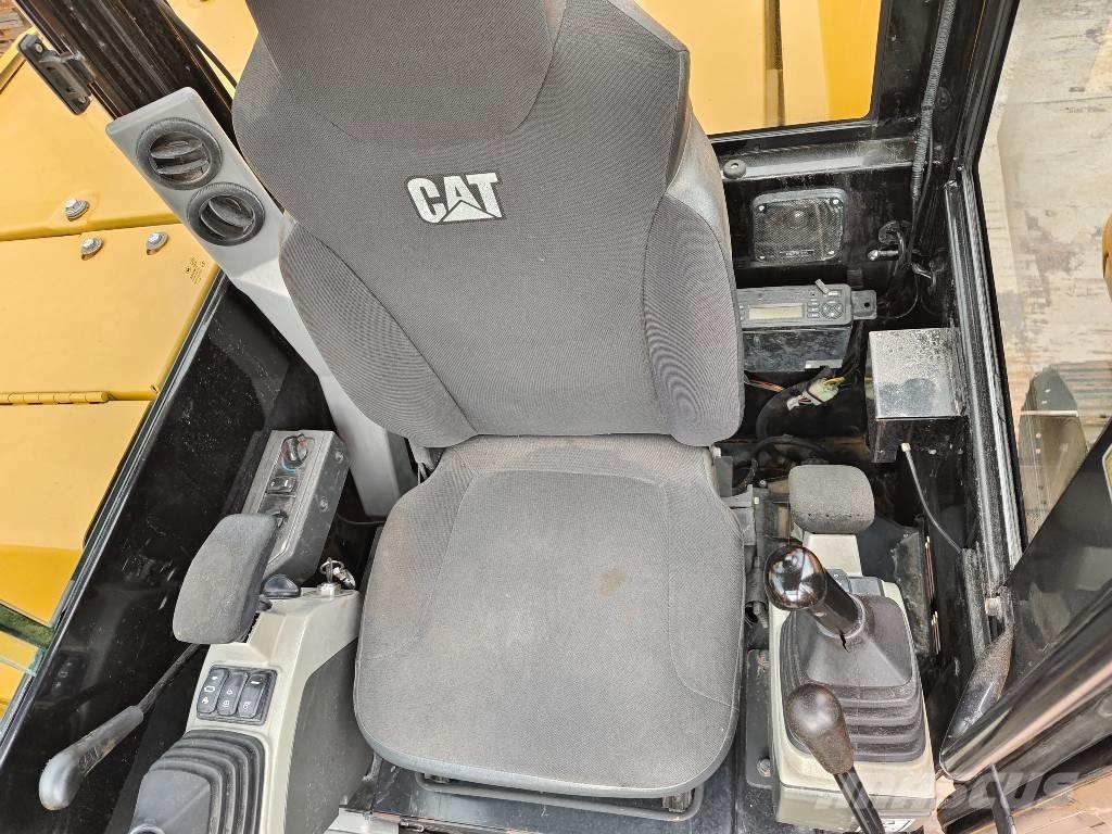 CAT 305.5 E2 Minikaivukoneet < 7t