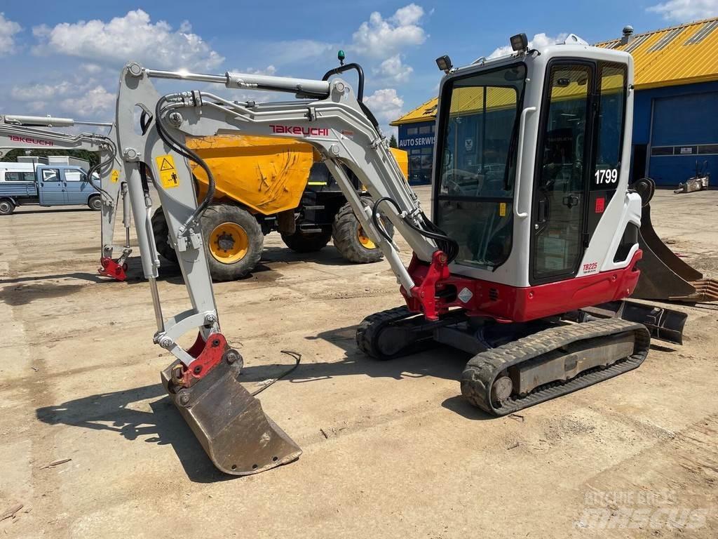 Takeuchi TB225 Minikaivukoneet < 7t