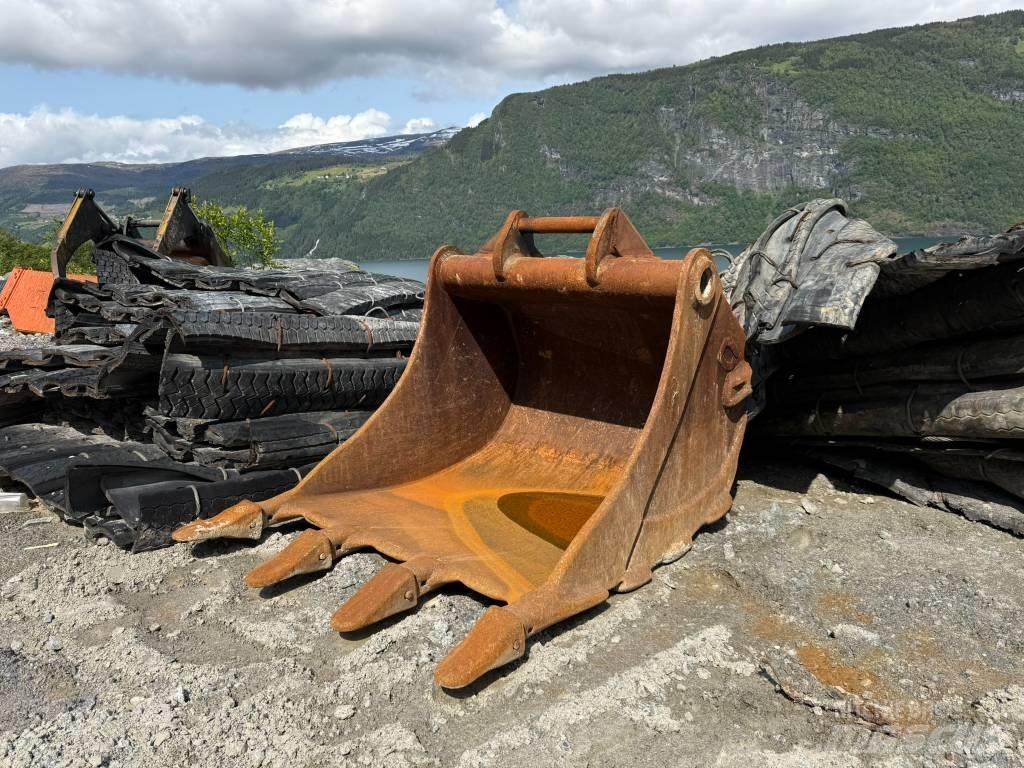 Doosan DX 300 LC-5 Telakaivukoneet