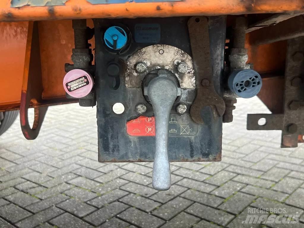 Krone + 3 AXEL + MEGA Pressukapellipuoliperävaunut