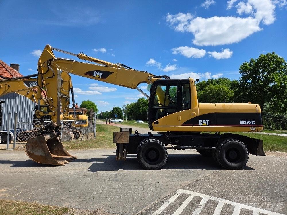 CAT M322C Pyöräkaivukoneet