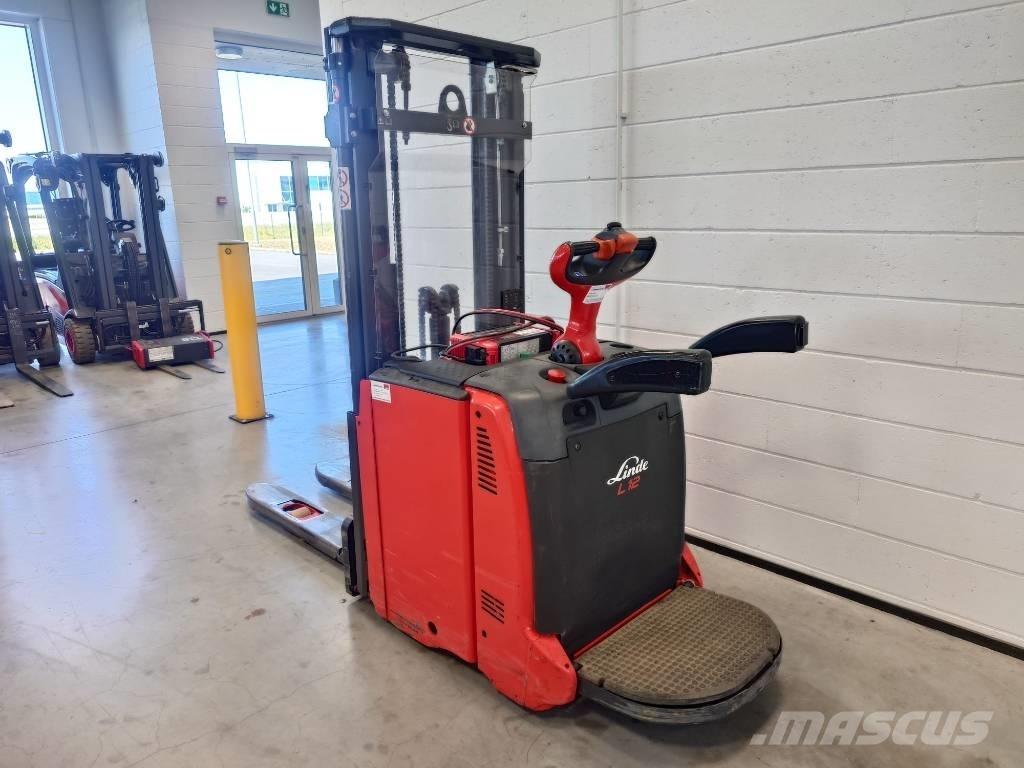 Linde L12AP/133 Ajettavat pinoamisvaunut