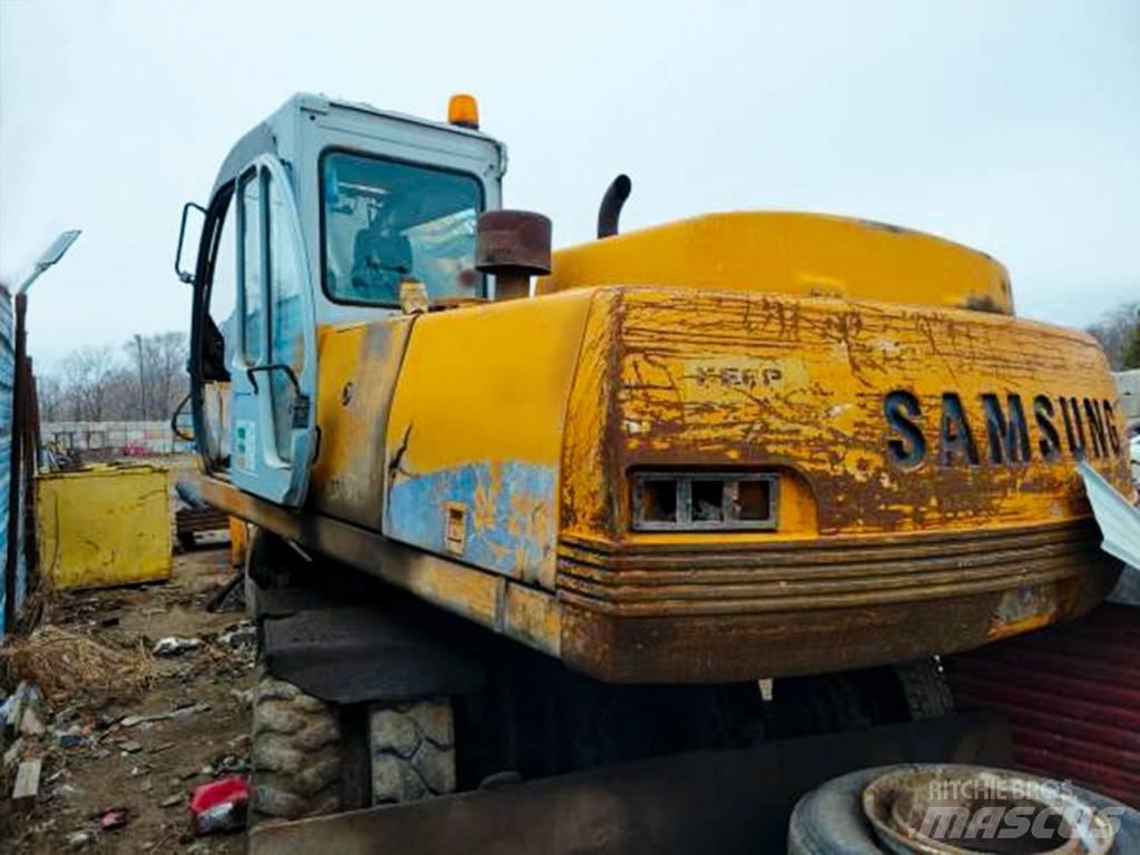Samsung SE 210 Telakaivukoneet