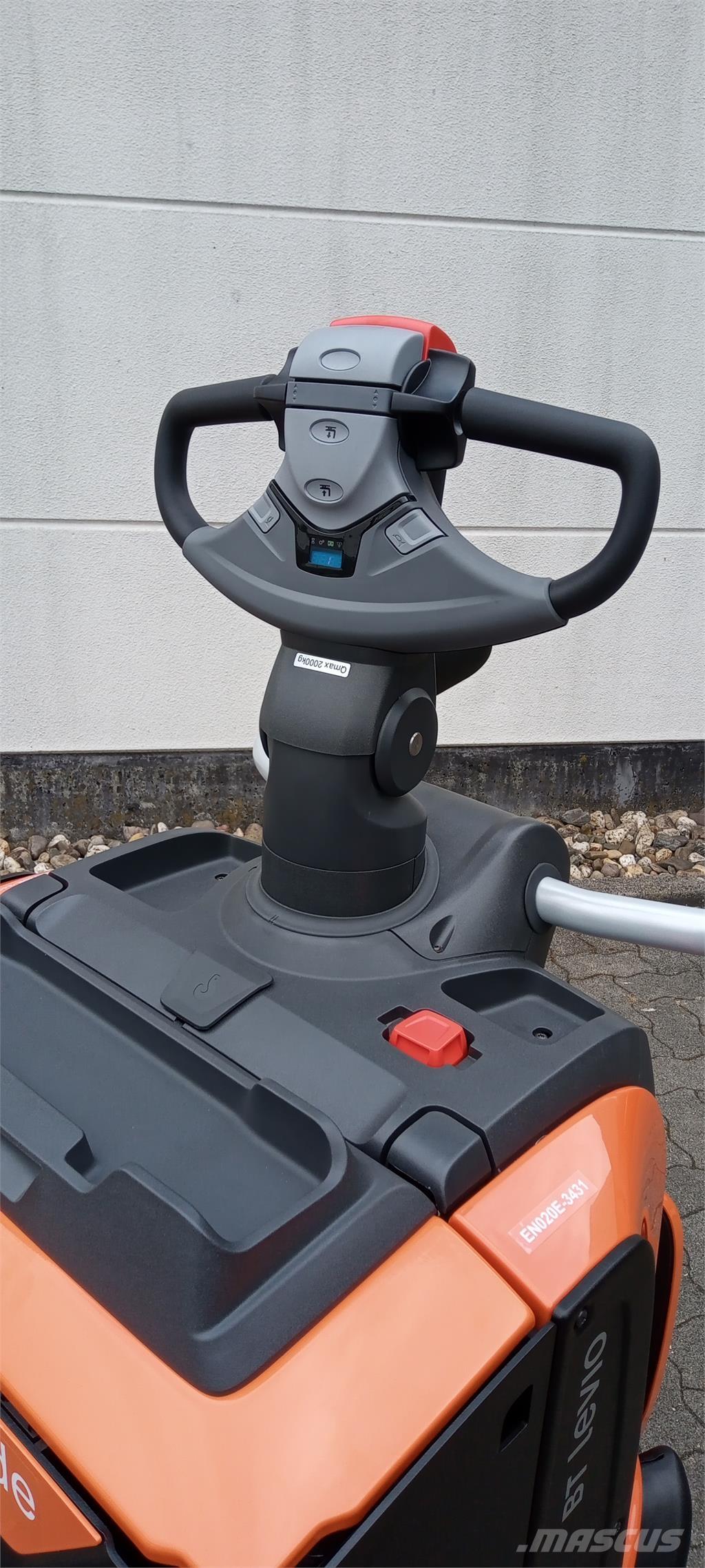 Toyota LPE200 Käyden ajettavat pinoamistrukit