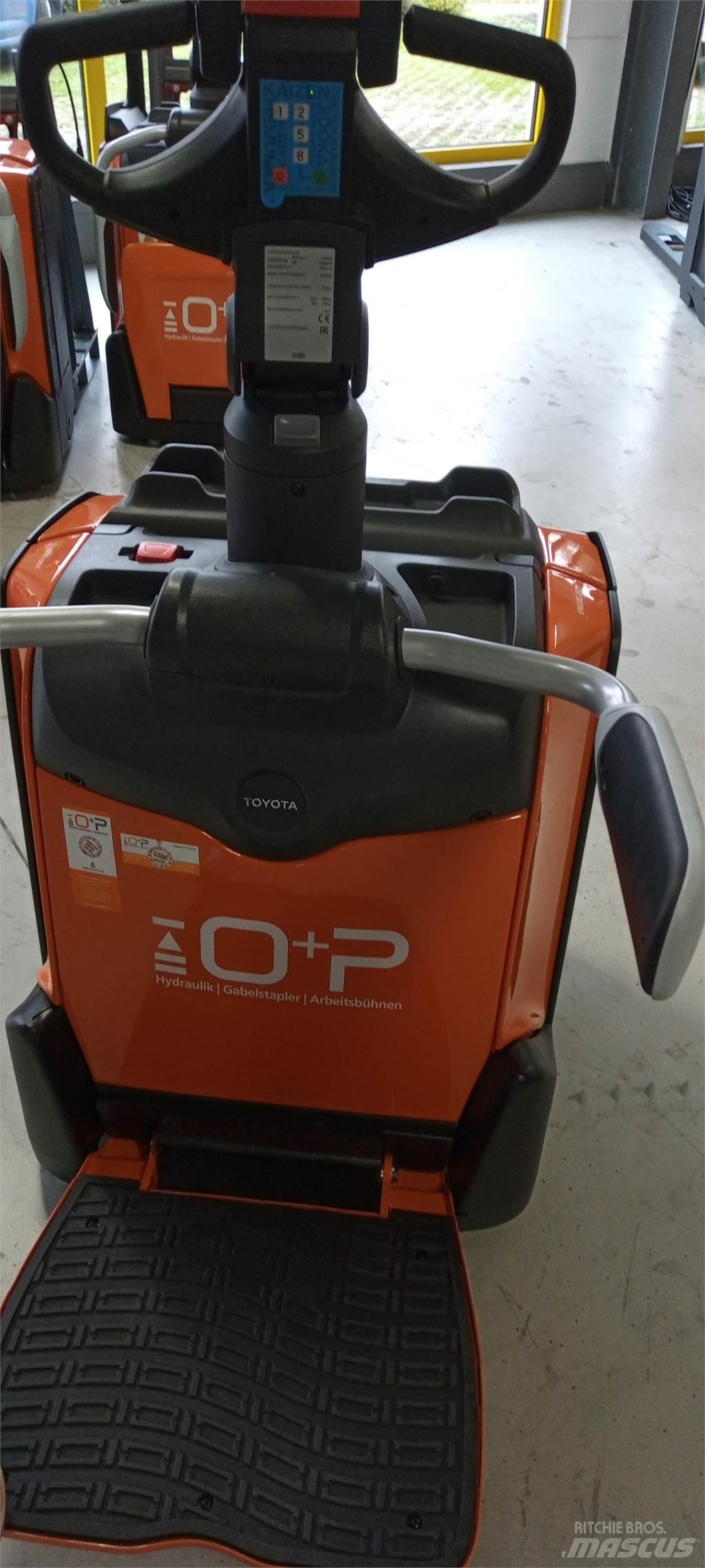 Toyota LPE200 Lavansiirtotrukit