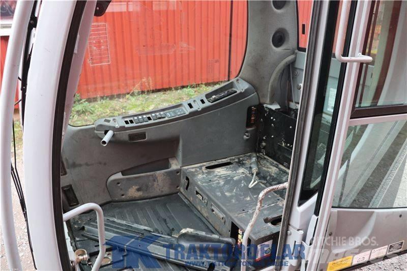 New Holland WE150C Ohjaamo ja sisusta