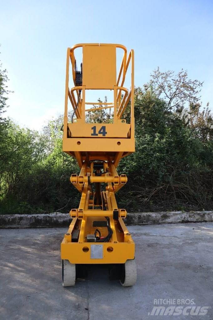 Haulotte Compact 8 Saksilavat