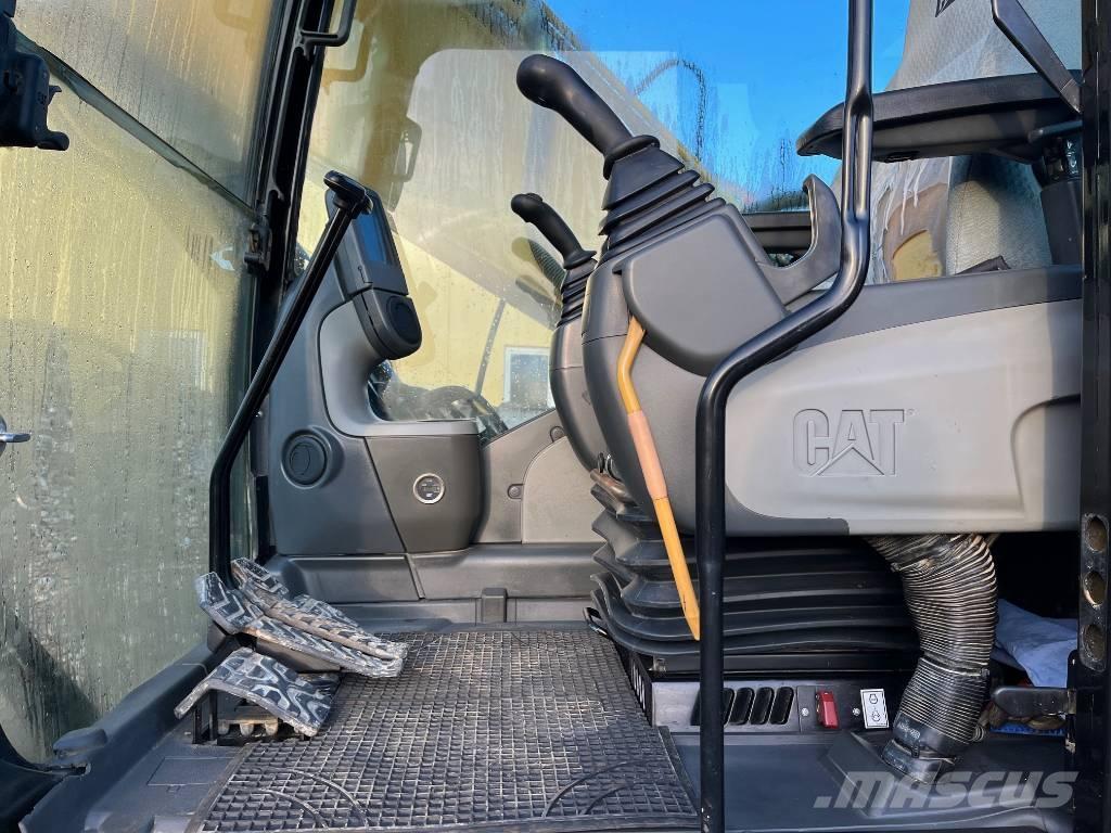 CAT 323 D L Telakaivukoneet