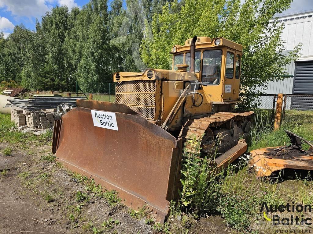  T - 130 Telaketjupuskutraktorit