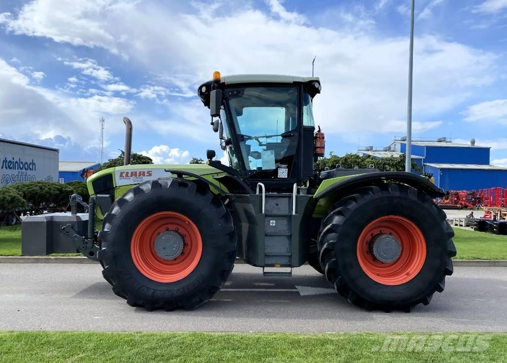 CLAAS Xerion 3800 Traktorit