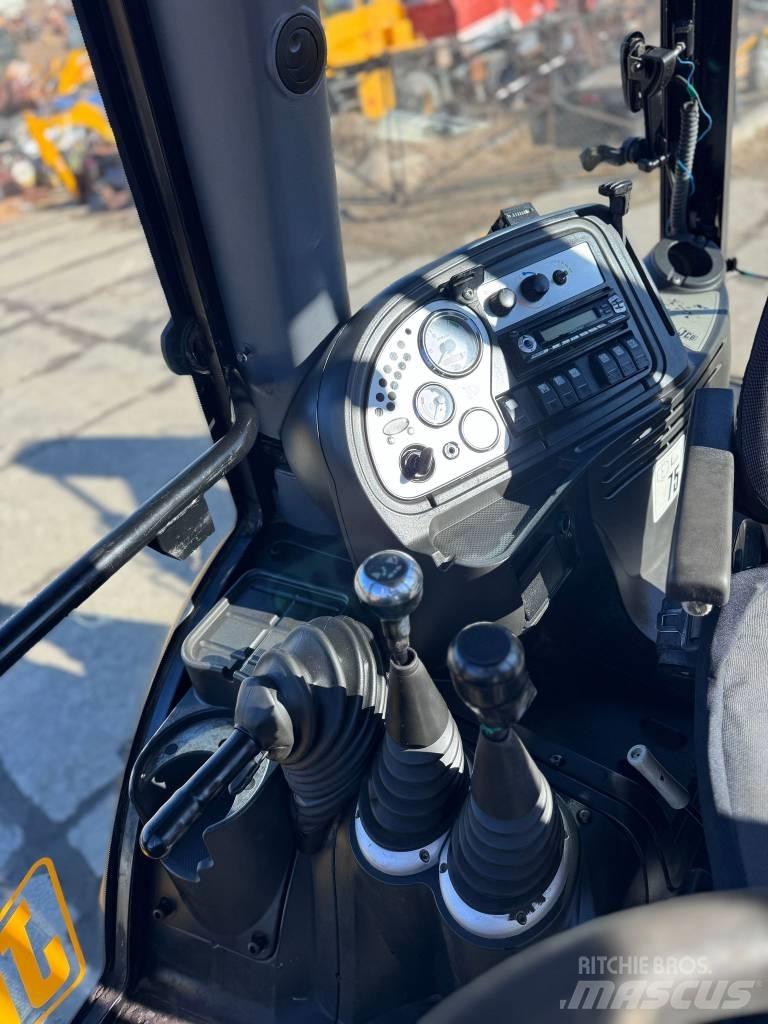 JCB 4 CX Kaivurikuormaajat