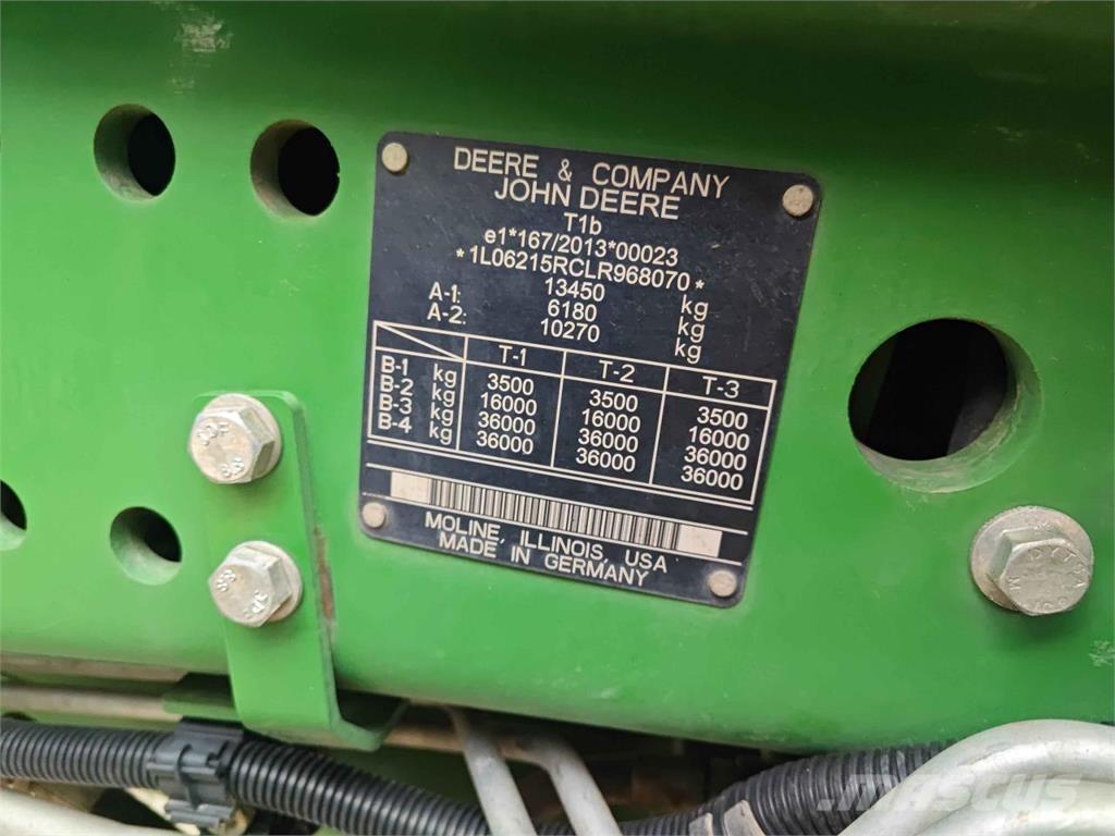 John Deere 6215R Traktorit