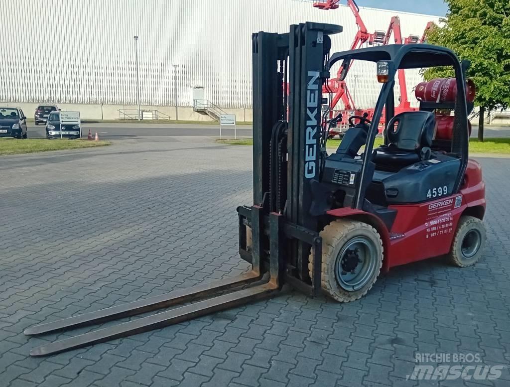 Manitou MI 30 G Nestekaasutrukit