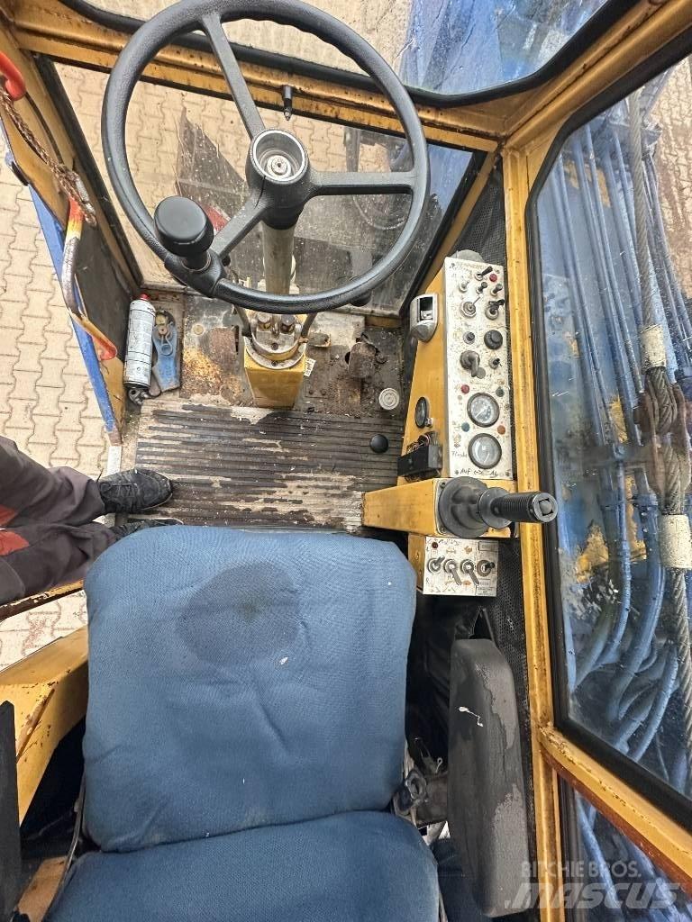 Sennebogen 212 Muut nostokoneet