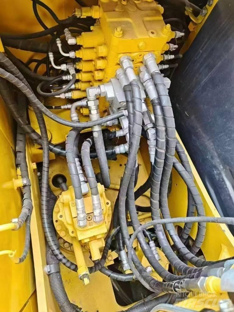 Komatsu 130-7 Telakaivukoneet