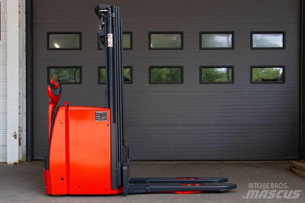 Linde L16 Käyden ajettavat pinoamistrukit