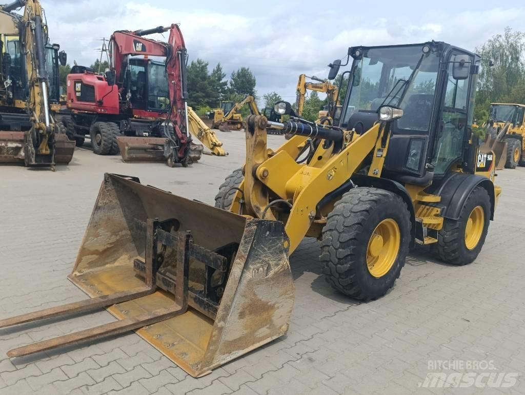 CAT 908M Pyöräkuormaajat