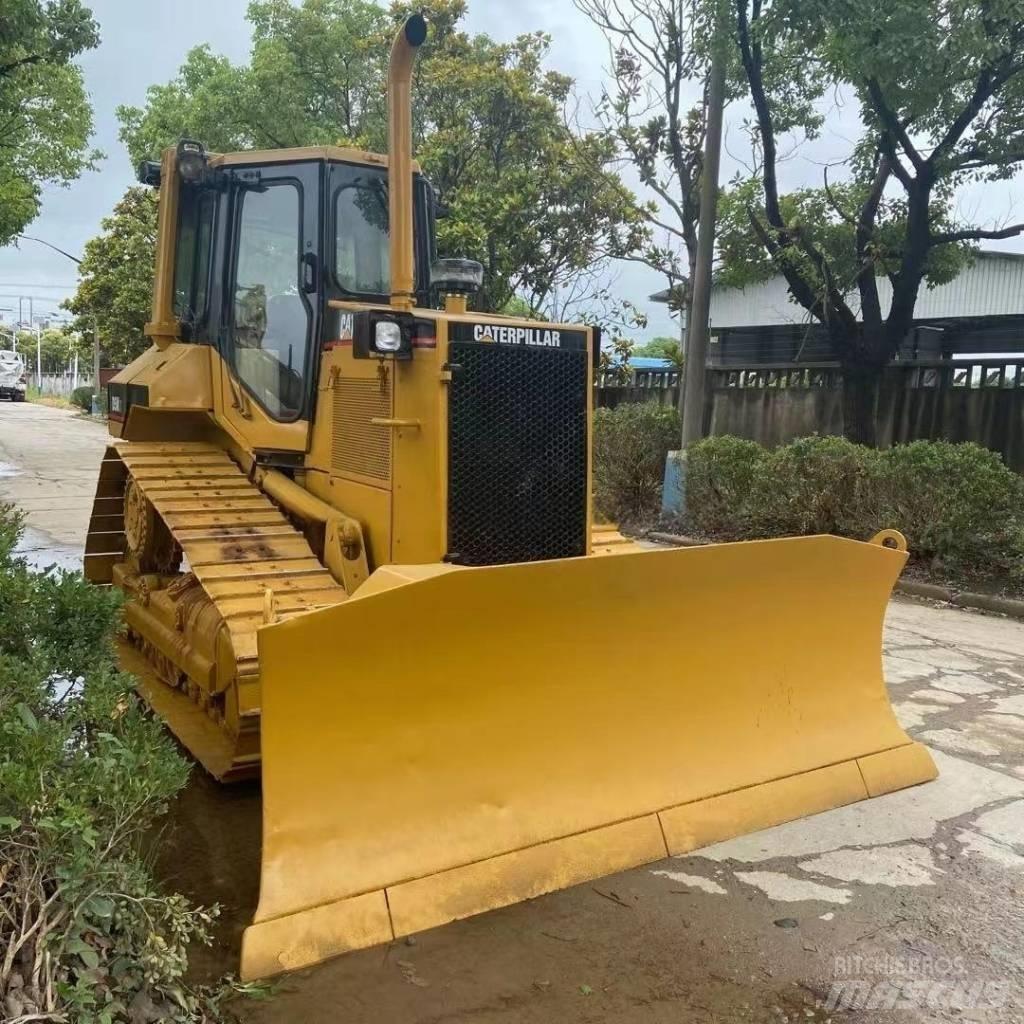CAT D5M Telaketjupuskutraktorit