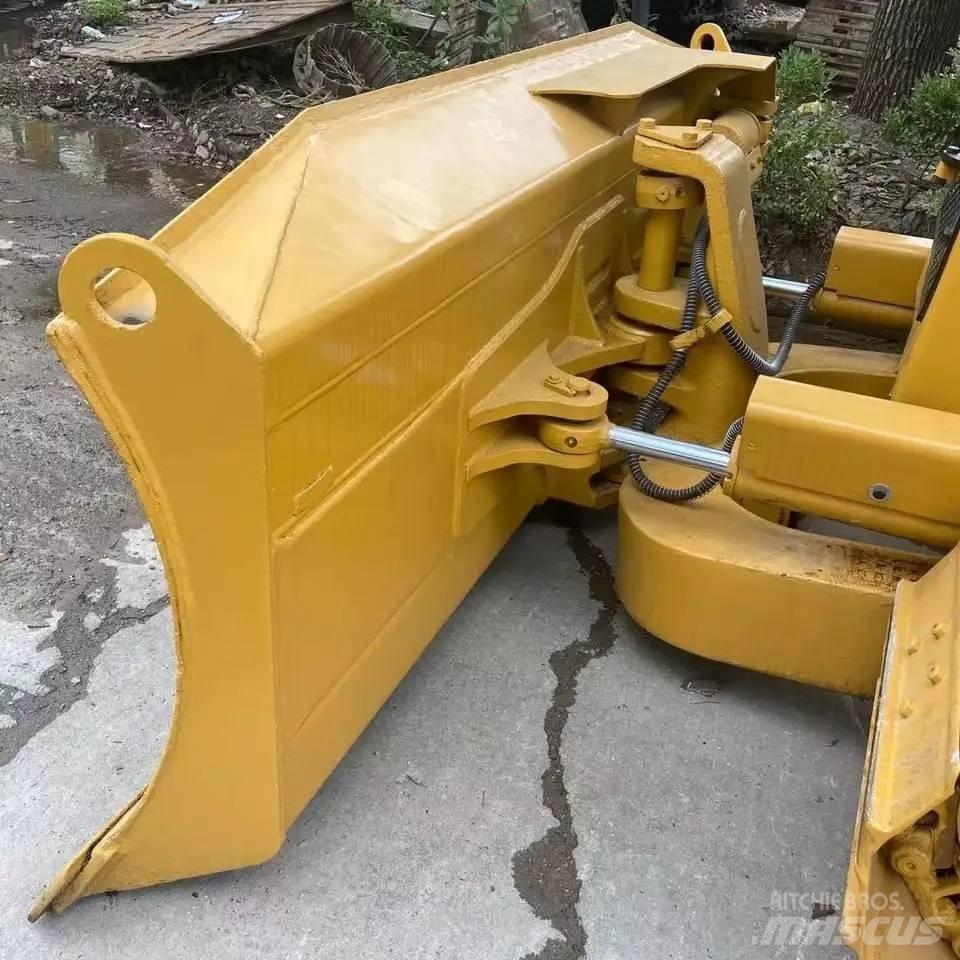 CAT D5M Telaketjupuskutraktorit