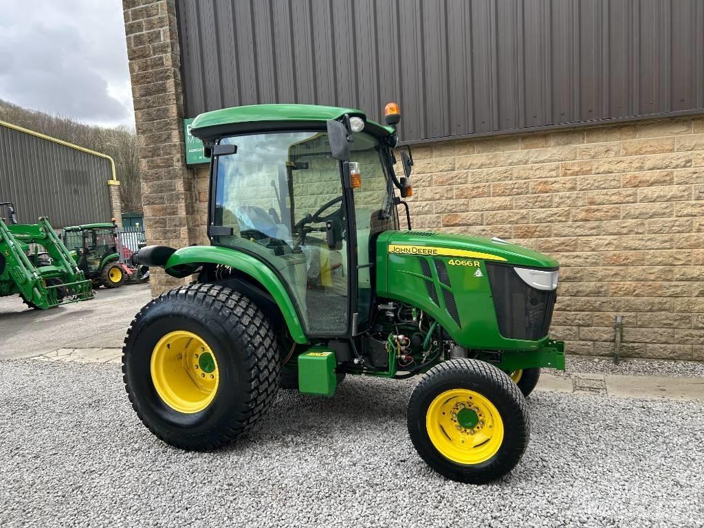 John Deere 4066R Traktorit