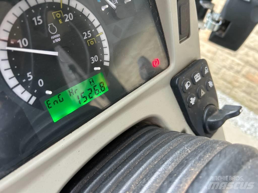 John Deere 4066R Traktorit