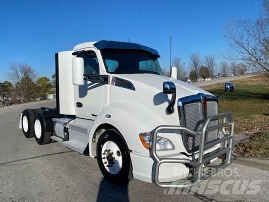 Kenworth T 680 Vetopöytäautot