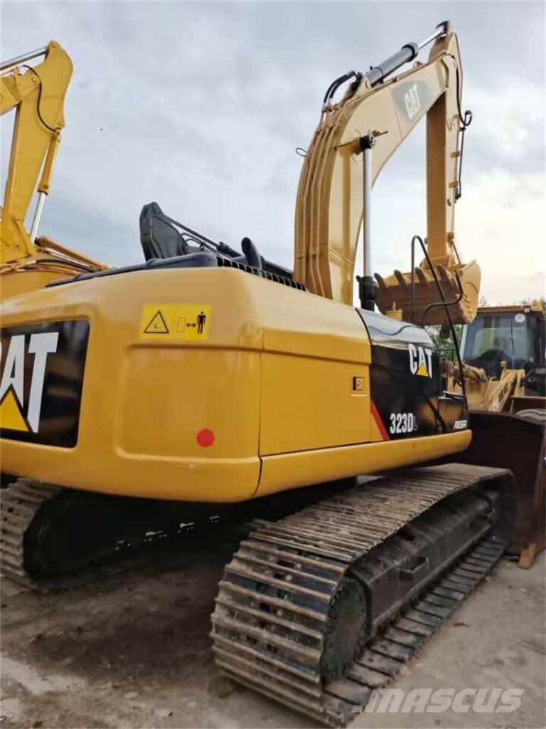 CAT 323 D Telakaivukoneet