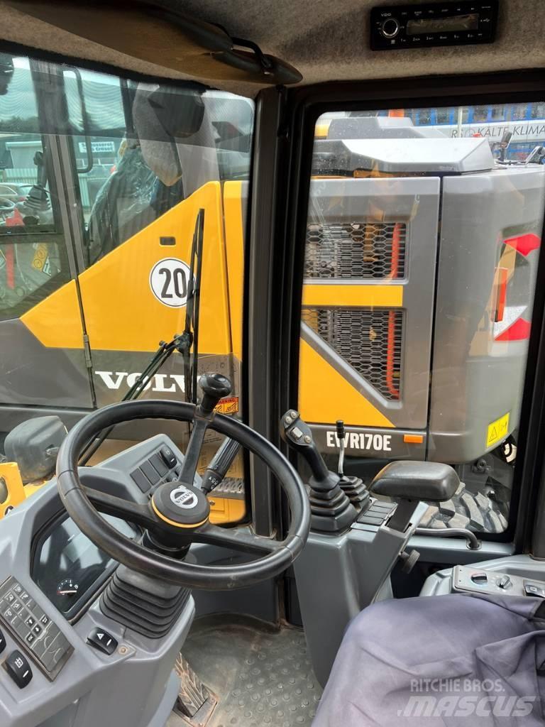 Volvo L 30 G Pyöräkuormaajat