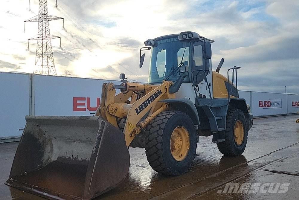 Liebherr L 528 Pyöräkuormaajat