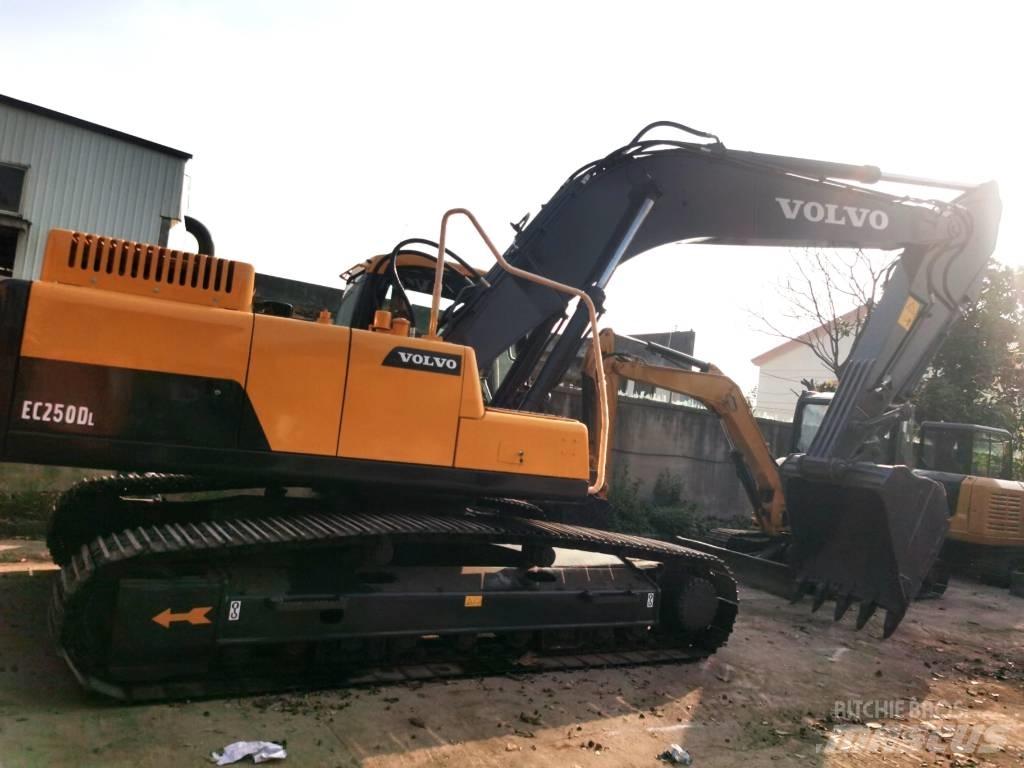 Volvo EC 250 D L Telakaivukoneet