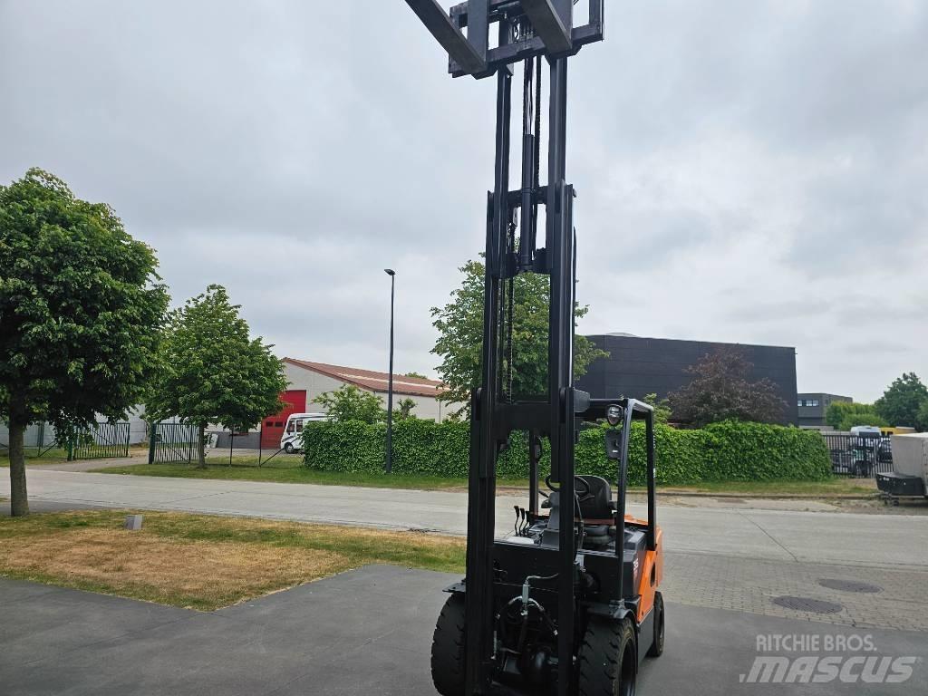 Doosan D 35 S-7 Dieseltrukit