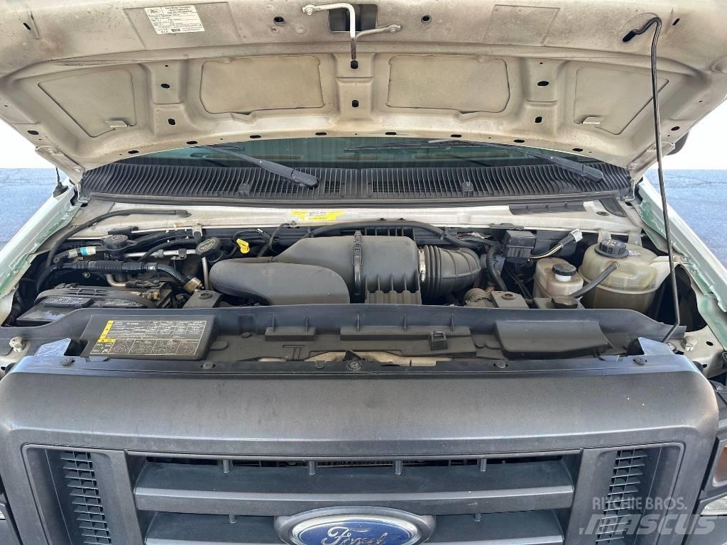 Ford E 250 Pakettiautot